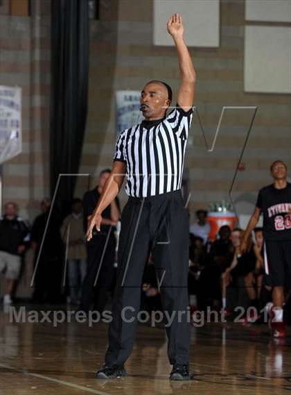 Thumbnail 3 in Etiwanda vs. Santiago (Inland Empire Classic) photogallery.