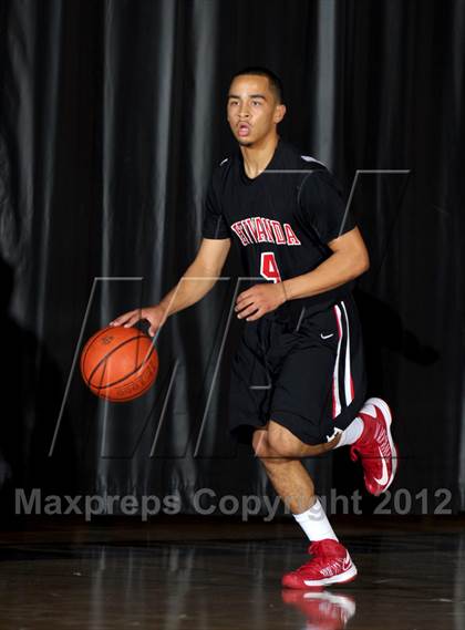 Thumbnail 3 in Etiwanda vs. Santiago (Inland Empire Classic) photogallery.