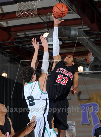 Thumbnail 1 in Etiwanda vs. Santiago (Inland Empire Classic) photogallery.