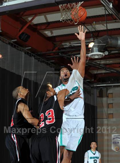Thumbnail 2 in Etiwanda vs. Santiago (Inland Empire Classic) photogallery.