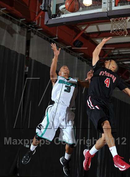 Thumbnail 2 in Etiwanda vs. Santiago (Inland Empire Classic) photogallery.