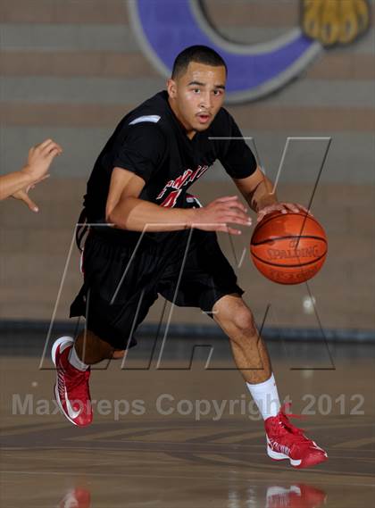 Thumbnail 1 in Etiwanda vs. Santiago (Inland Empire Classic) photogallery.
