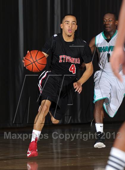 Thumbnail 1 in Etiwanda vs. Santiago (Inland Empire Classic) photogallery.
