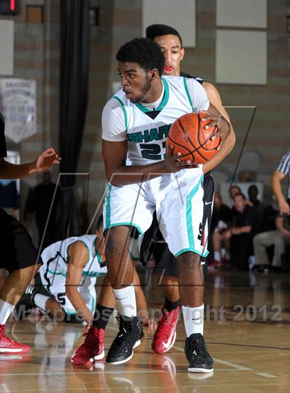 Thumbnail 2 in Etiwanda vs. Santiago (Inland Empire Classic) photogallery.