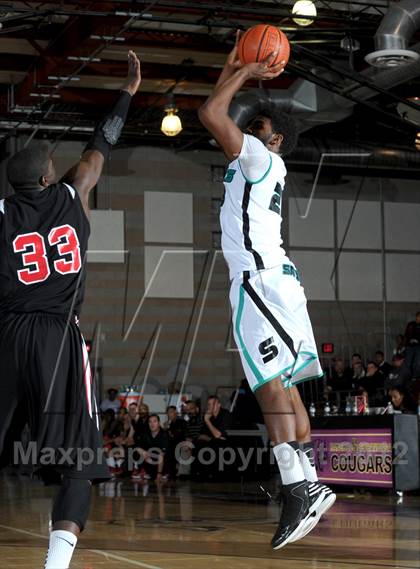 Thumbnail 3 in Etiwanda vs. Santiago (Inland Empire Classic) photogallery.