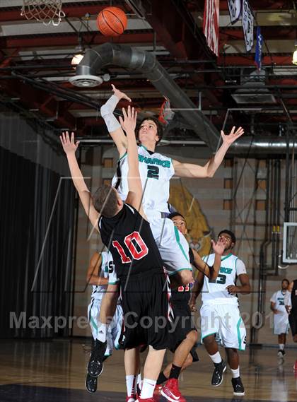 Thumbnail 1 in Etiwanda vs. Santiago (Inland Empire Classic) photogallery.
