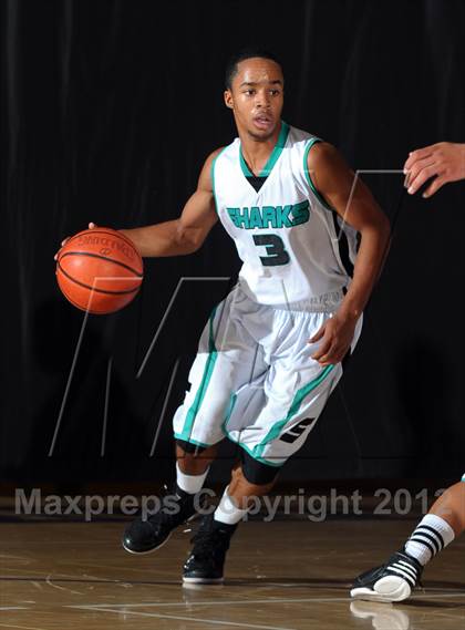 Thumbnail 1 in Etiwanda vs. Santiago (Inland Empire Classic) photogallery.