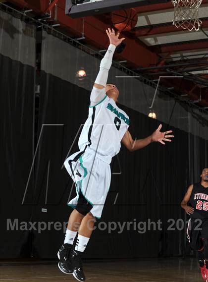 Thumbnail 1 in Etiwanda vs. Santiago (Inland Empire Classic) photogallery.