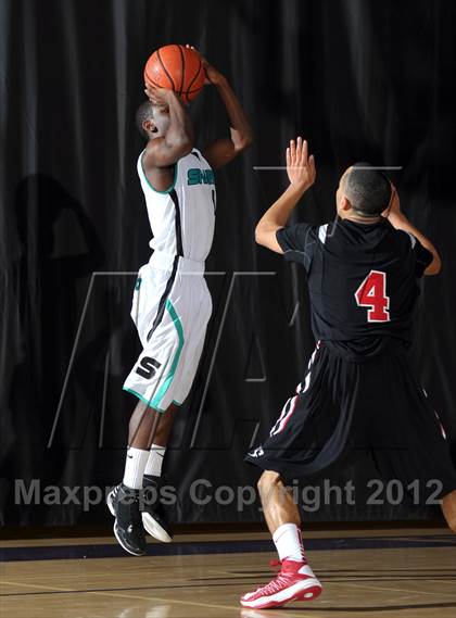 Thumbnail 3 in Etiwanda vs. Santiago (Inland Empire Classic) photogallery.