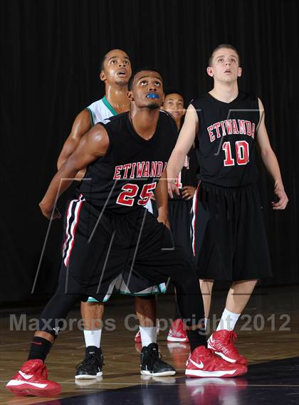 Thumbnail 3 in Etiwanda vs. Santiago (Inland Empire Classic) photogallery.