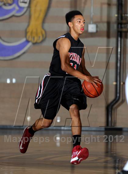 Thumbnail 3 in Etiwanda vs. Santiago (Inland Empire Classic) photogallery.