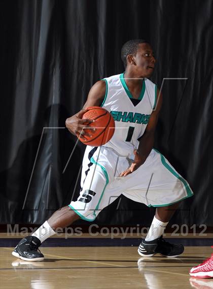 Thumbnail 1 in Etiwanda vs. Santiago (Inland Empire Classic) photogallery.