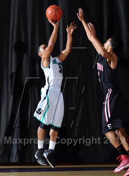 Thumbnail 1 in Etiwanda vs. Santiago (Inland Empire Classic) photogallery.