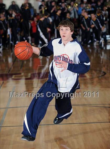 Thumbnail 2 in Unity vs. Northwestern (WIAA D3 Sectional Semi-Final) photogallery.
