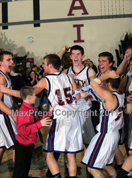 Thumbnail 2 in Unity vs. Northwestern (WIAA D3 Sectional Semi-Final) photogallery.