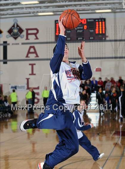 Thumbnail 1 in Unity vs. Northwestern (WIAA D3 Sectional Semi-Final) photogallery.