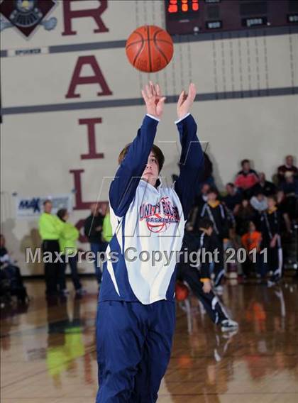 Thumbnail 1 in Unity vs. Northwestern (WIAA D3 Sectional Semi-Final) photogallery.