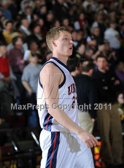 Thumbnail 1 in Unity vs. Northwestern (WIAA D3 Sectional Semi-Final) photogallery.