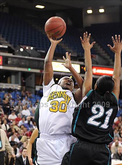 Thumbnail 3 in Kennedy vs. Sheldon (CIF SJS D1 Final) photogallery.