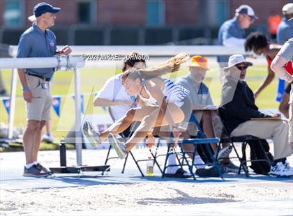 Thumbnail 2 in UF Relays (Saturday - Triple Jump) photogallery.