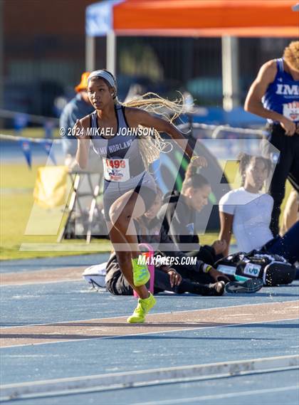 Thumbnail 3 in UF Relays (Saturday - Triple Jump) photogallery.