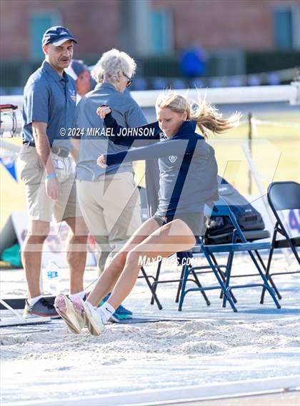 Thumbnail 3 in UF Relays (Saturday - Triple Jump) photogallery.