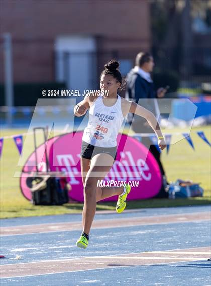 Thumbnail 1 in UF Relays (Saturday - Triple Jump) photogallery.