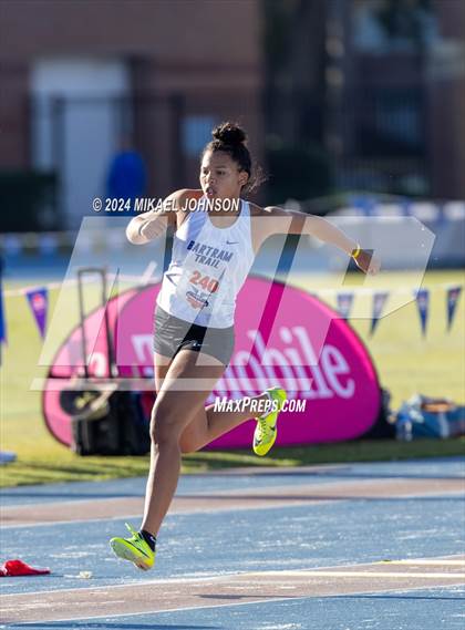 Thumbnail 1 in UF Relays (Saturday - Triple Jump) photogallery.