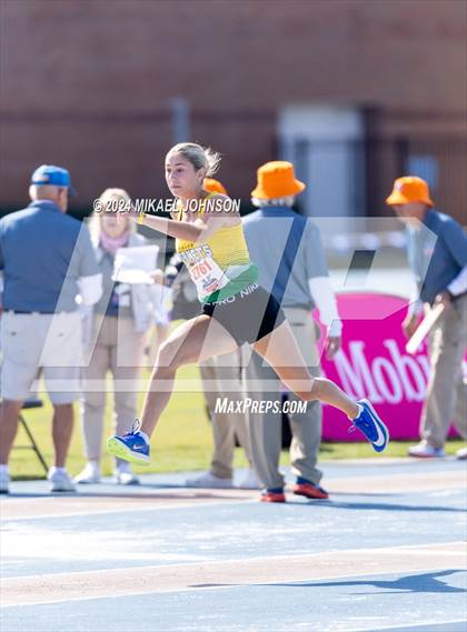 Thumbnail 1 in UF Relays (Saturday - Triple Jump) photogallery.