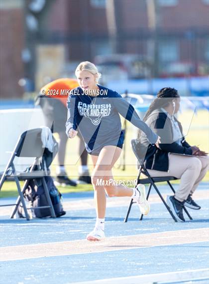 Thumbnail 1 in UF Relays (Saturday - Triple Jump) photogallery.