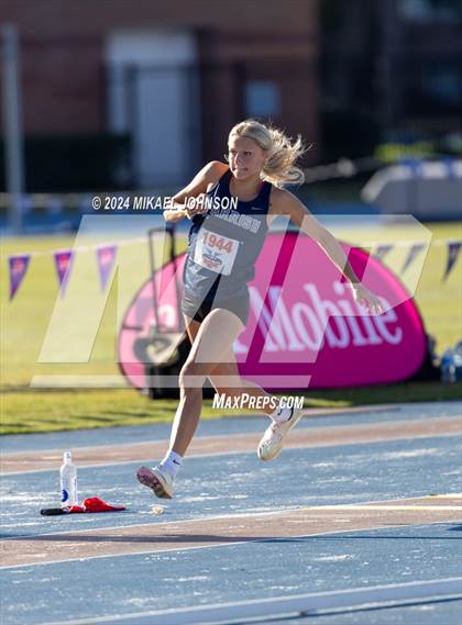 Thumbnail 3 in UF Relays (Saturday - Triple Jump) photogallery.