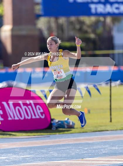 Thumbnail 2 in UF Relays (Saturday - Triple Jump) photogallery.