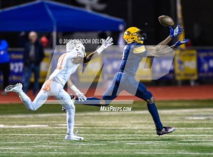 Thumbnail 3 in Bowie @ Lamar photogallery.