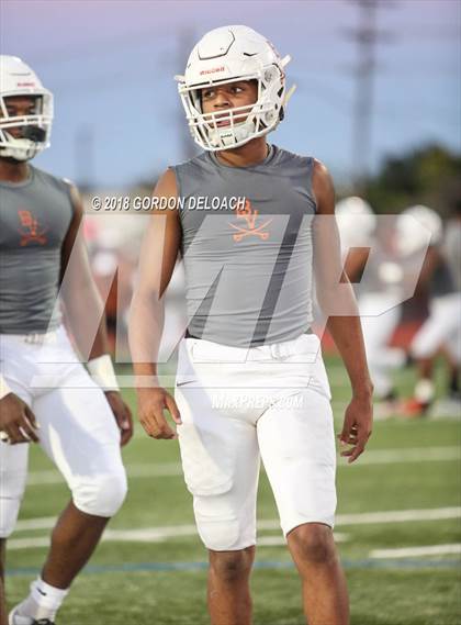 Thumbnail 3 in Bowie @ Lamar photogallery.