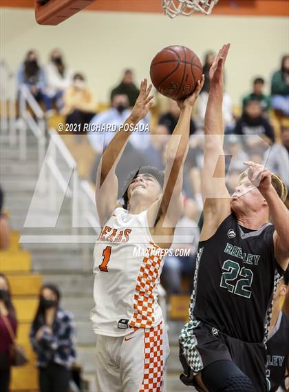 Thumbnail 1 in Reedley @ Selma photogallery.