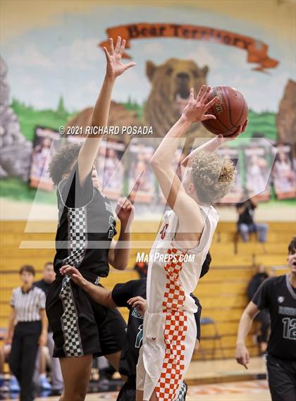 Thumbnail 1 in Reedley @ Selma photogallery.