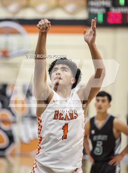 Thumbnail 2 in Reedley @ Selma photogallery.