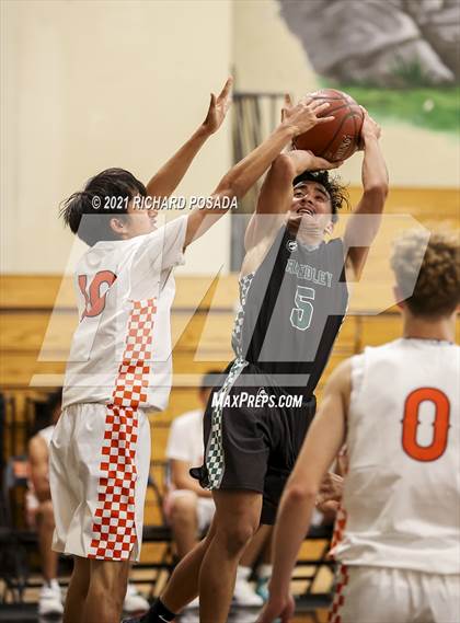 Thumbnail 1 in Reedley @ Selma photogallery.