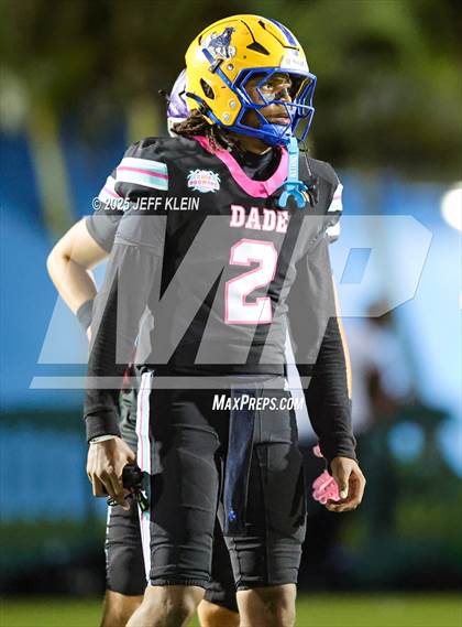 Thumbnail 1 in Crib Classic Dade vs Broward All-Star Showcase photogallery.
