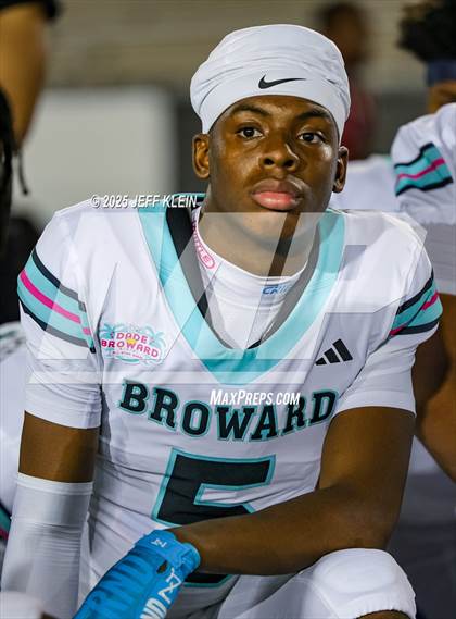 Thumbnail 1 in Crib Classic Dade vs Broward All-Star Showcase photogallery.
