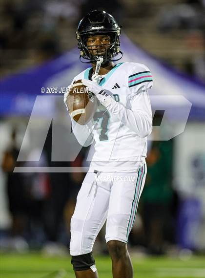 Thumbnail 2 in Crib Classic Dade vs Broward All-Star Showcase photogallery.