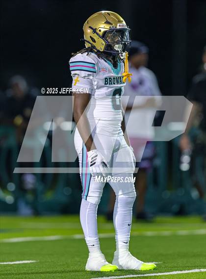 Thumbnail 1 in Crib Classic Dade vs Broward All-Star Showcase photogallery.