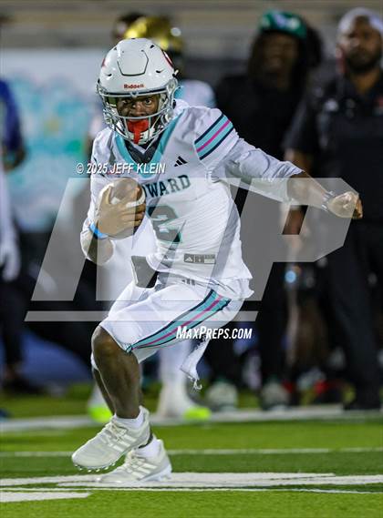 Thumbnail 3 in Crib Classic Dade vs Broward All-Star Showcase photogallery.