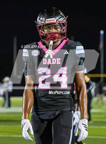 Thumbnail 1 in Crib Classic Dade vs Broward All-Star Showcase photogallery.