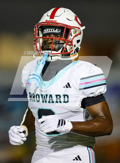 Thumbnail 1 in Crib Classic Dade vs Broward All-Star Showcase photogallery.