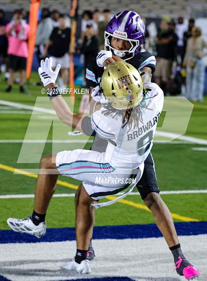 Thumbnail 1 in Crib Classic Dade vs Broward All-Star Showcase photogallery.