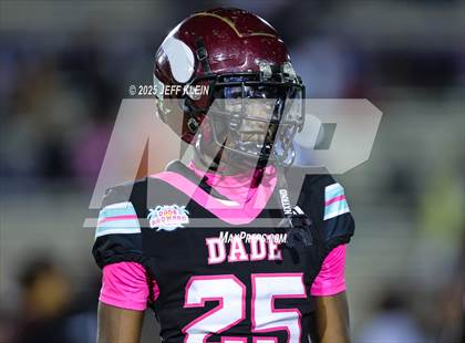 Thumbnail 2 in Crib Classic Dade vs Broward All-Star Showcase photogallery.