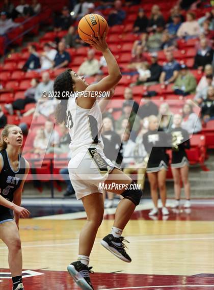 Thumbnail 3 in Desert Hills vs. Sky View (UHSAA 4A Semifinal Playoff) photogallery.
