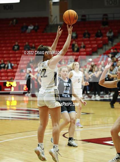 Thumbnail 1 in Desert Hills vs. Sky View (UHSAA 4A Semifinal Playoff) photogallery.