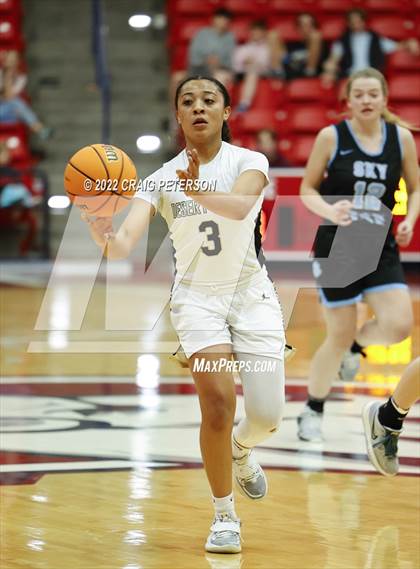 Thumbnail 3 in Desert Hills vs. Sky View (UHSAA 4A Semifinal Playoff) photogallery.